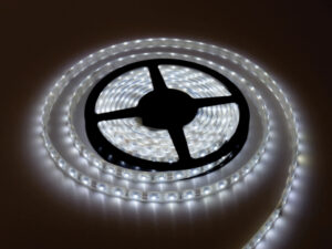 XLED 2835WW-60 Led traka IP20,60 Led/m,6W/m,18-20Lm,5m kotur,Hladno Bela